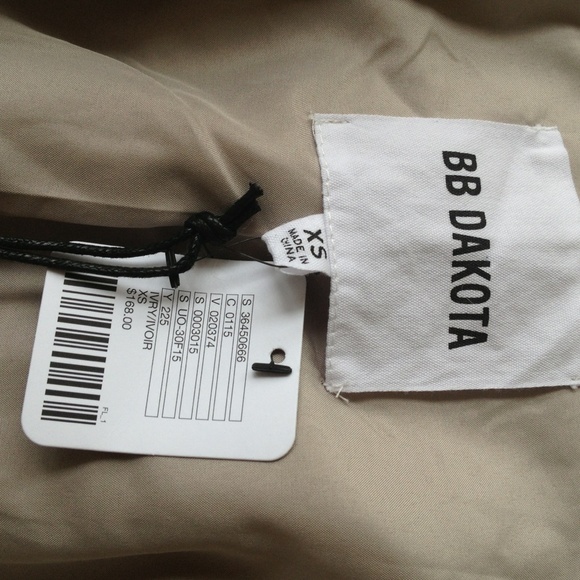 Faux fur soft jacket with giant hood - Picture 4 of 4